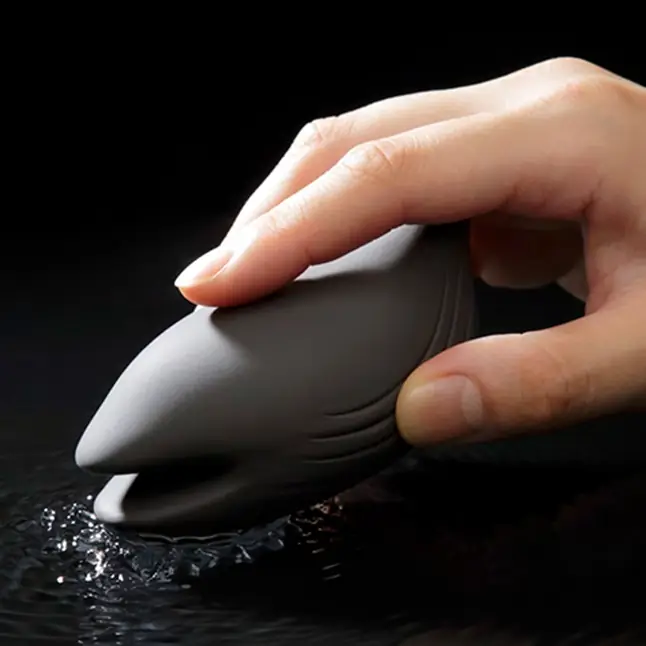 Вибромассажер в виде китенка IROHA YORU - IROHA Vibrators. Фотография 2.