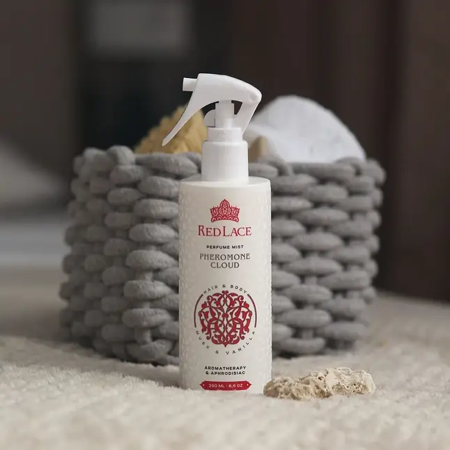 Мист для тела и белья с феромонами Red Lace Pheromone Cloud - 250 мл. Фотография 3.