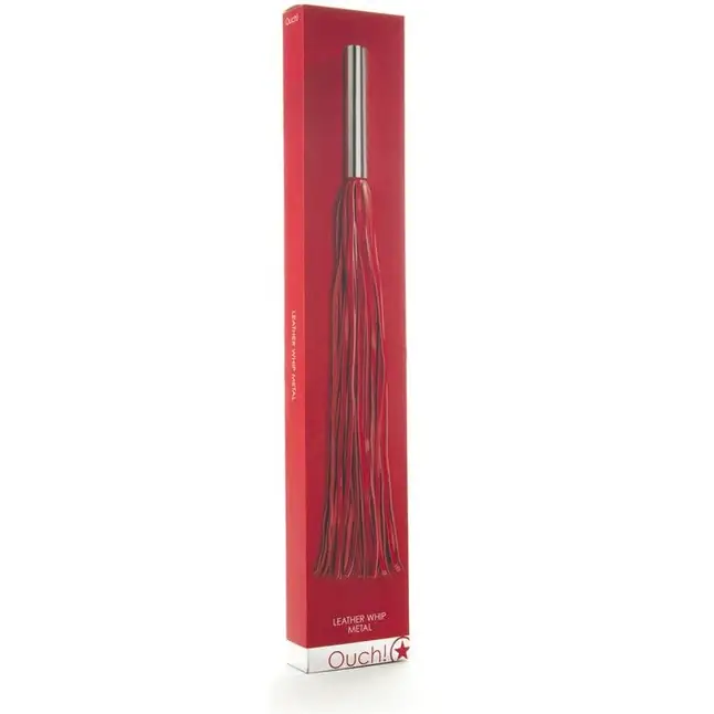 Красная плётка Leather Whip Metal Long - 49,5 см - Ouch!. Фотография 2.
