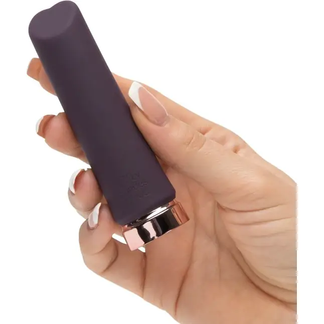 Фиолетовый мини-вибромассажёр Crazy For You Rechargeable Bullet Vibrator - Fifty Shades Freed. Фотография 5.
