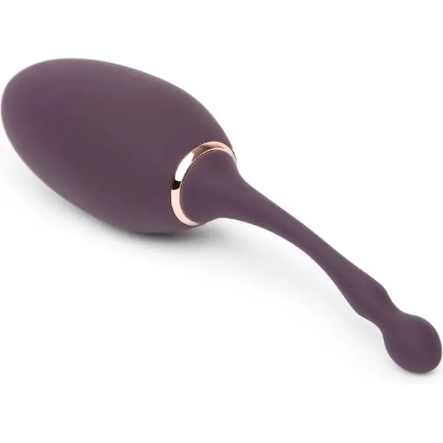 Фиолетовое виброяйцо I ve Got You Rechargeable Remote Control Love Egg - Fifty Shades Freed. Фотография 2.