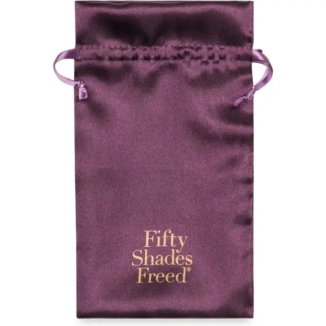 Фиолетовое виброяйцо I ve Got You Rechargeable Remote Control Love Egg - Fifty Shades Freed. Фотография 5.