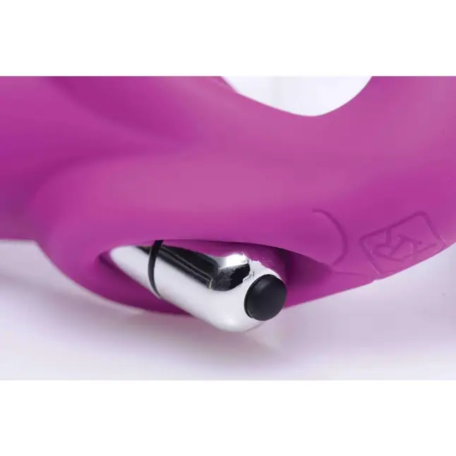 Ярко-розовый безремневой вибрострапон Evoke Vibrating Strapless Silicone Strap-on Dildo - Strap U. Фотография 3.